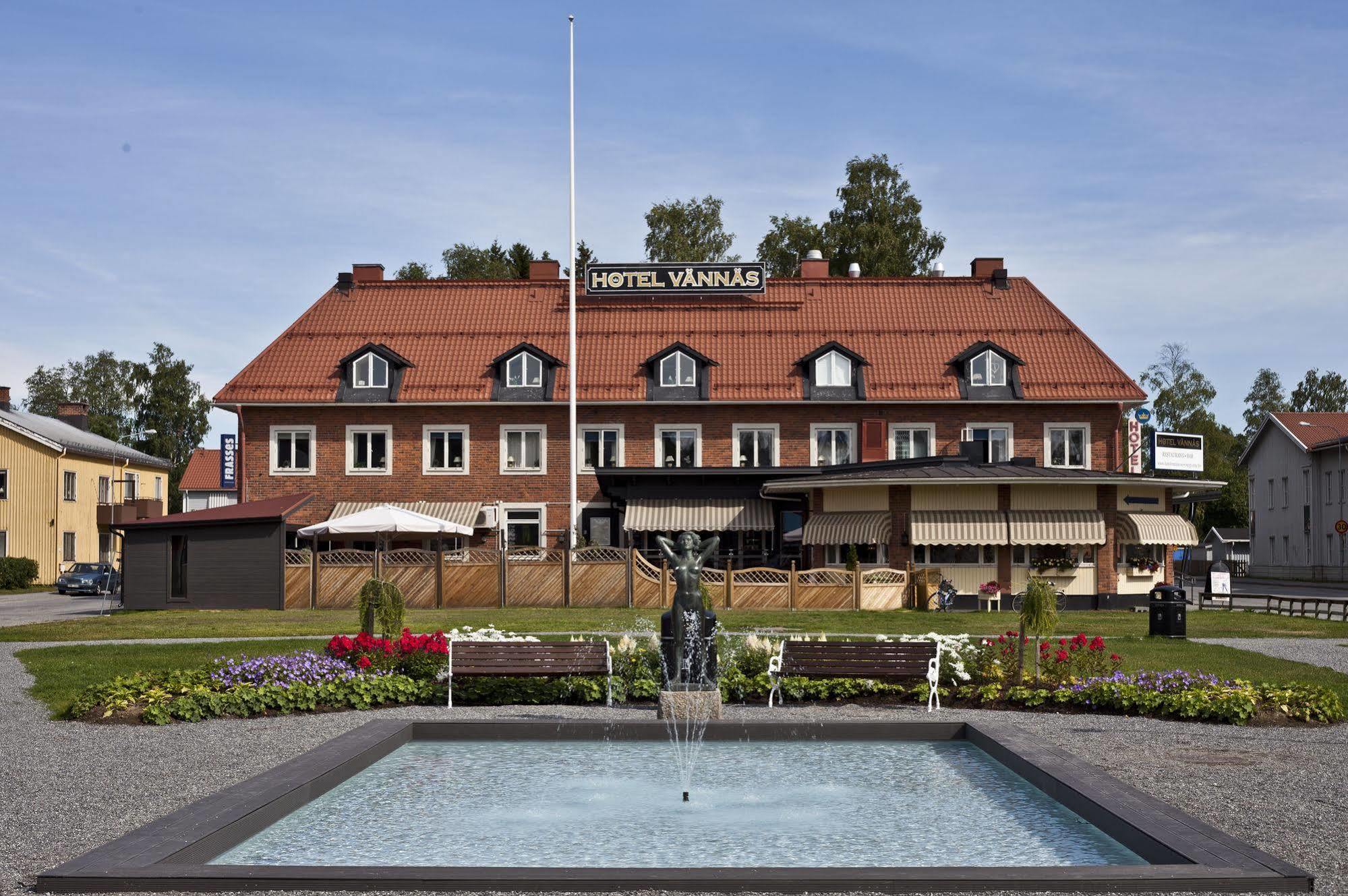 Vannas Hotel Vaennaes מראה חיצוני תמונה